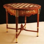 Шахматный стол с мозаикой по дереву