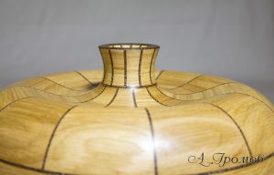 горлышко деревянной вазы из сегментов