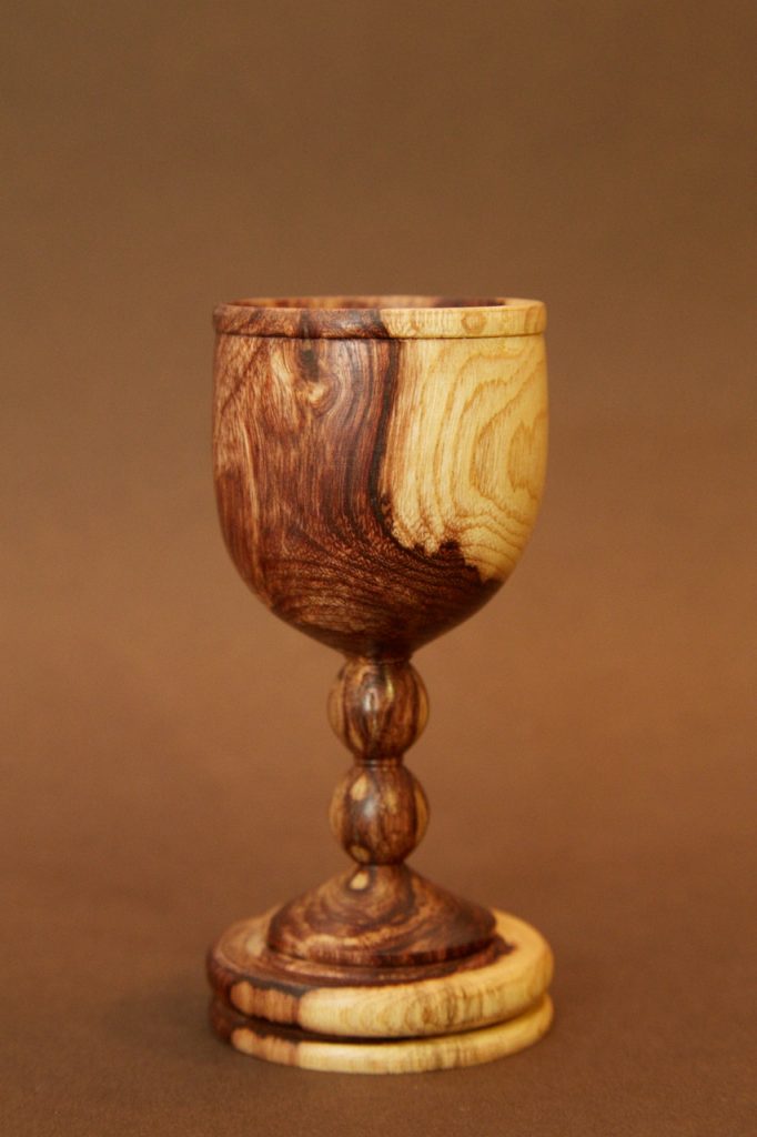 деревянный бокал из акации