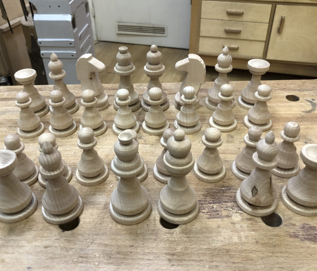 точеные шахматы из дерева