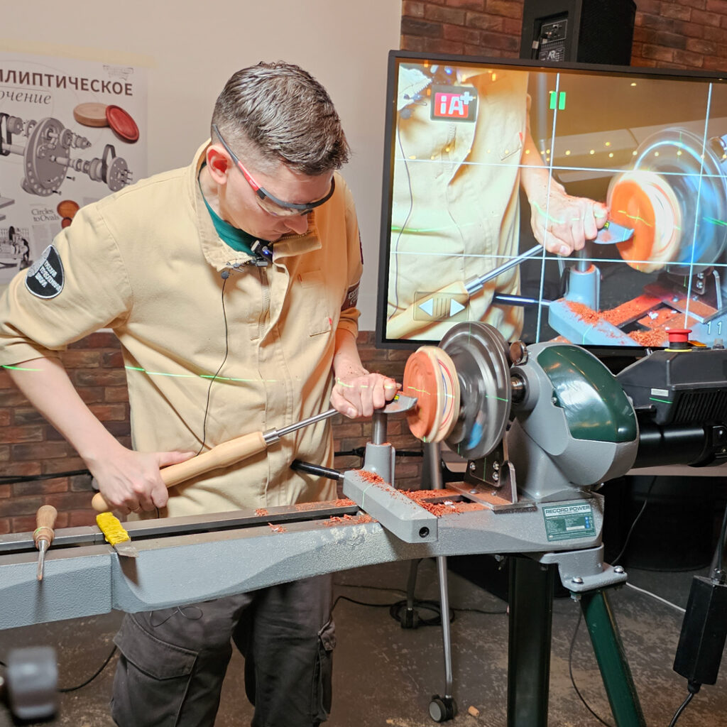 Константин Гусем мастер-класс об эллиптическом точении на токарном станке