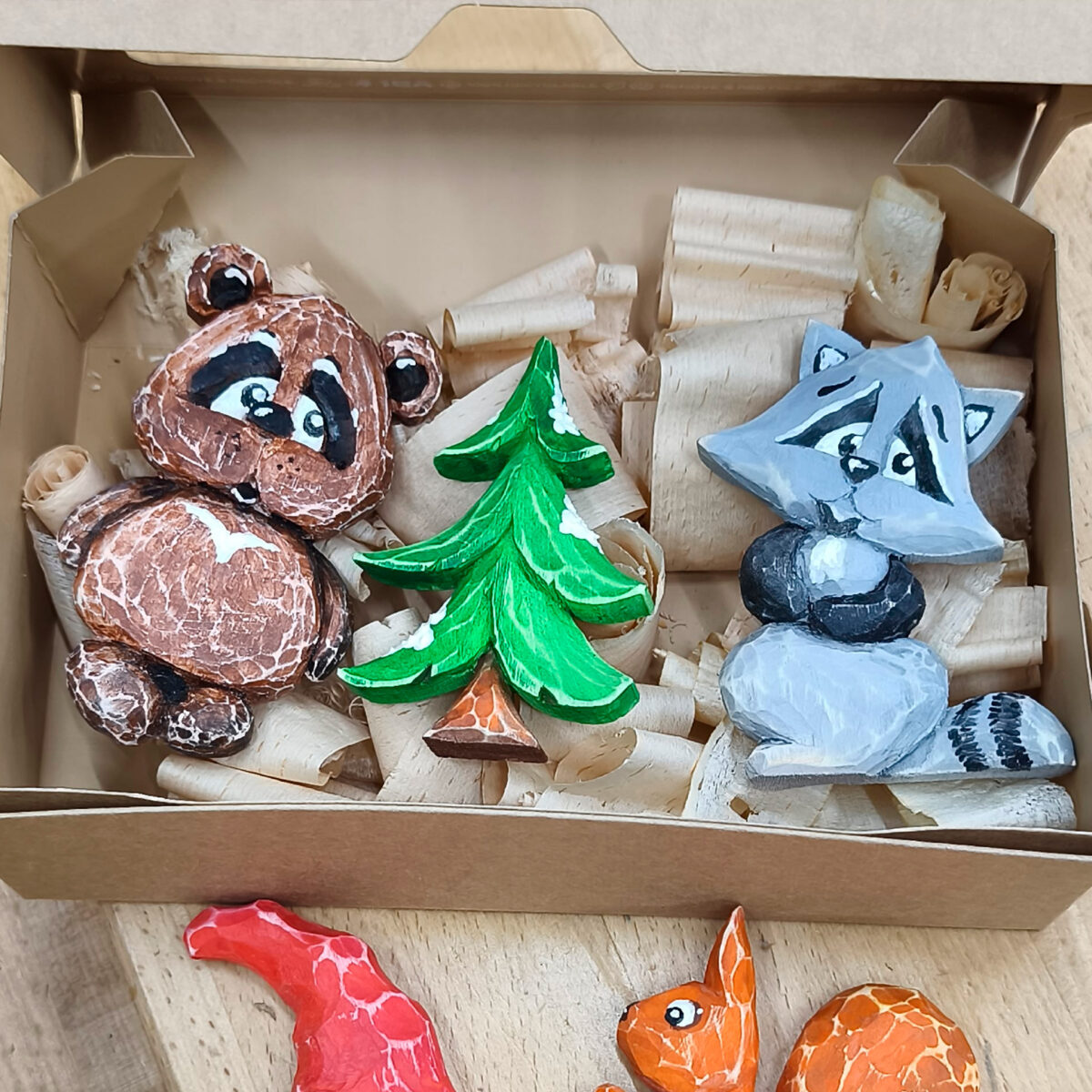 елочные игрушки в подарочной упаковке