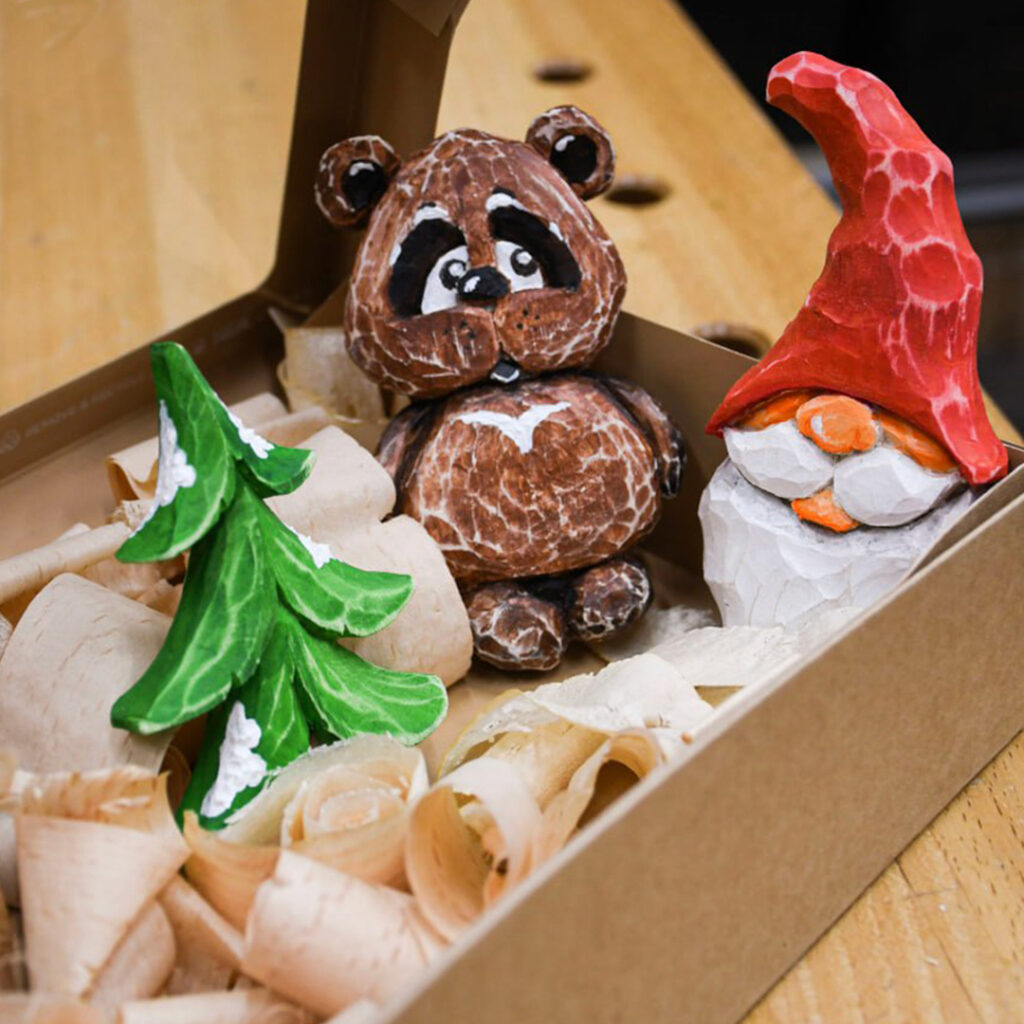 елочные игрушки из дерева в подарочной упаковке